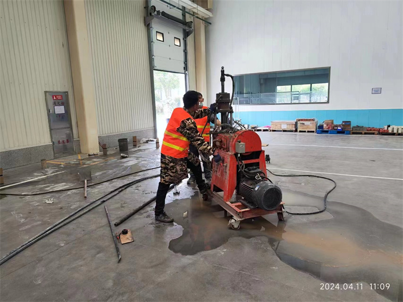 汪场镇厂房地面下沉塌陷注浆加固施工